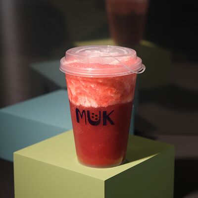 Клубничный Чизз в Muk по цене 410 ₽