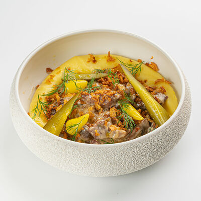 Бефстроганов с пюре и бочковыми огурцами в Южанин по цене 162000 сум