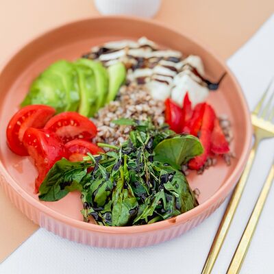 Боул с куриной грудкойв Wow Tortik по цене 710 ₽