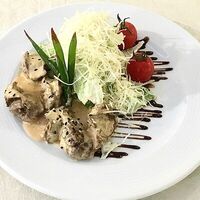 Теплый салат из куриной печени в Рандеву