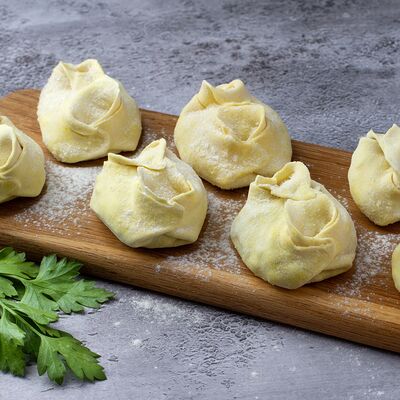 Манты с говядиной в Пекарня Кулинария Пиццерия ОБОЖАЮТВСЕ! по цене 1299 ₽