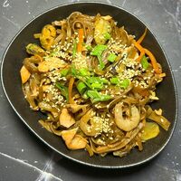 Wok с морепродуктами в Sushki