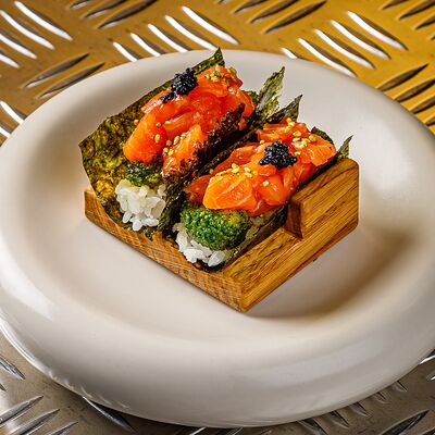 Лосось, брокколив Skybar по цене 450 ₽