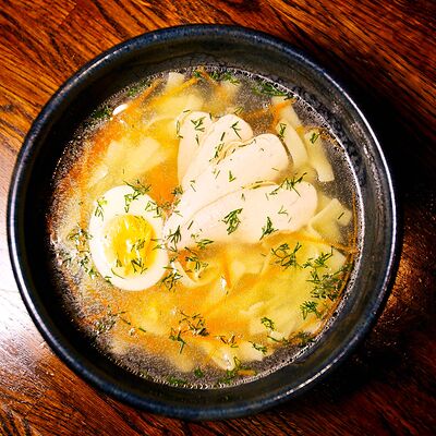Лапша с запеченным цыпленком и яйцом в Рога Лося по цене 190 ₽