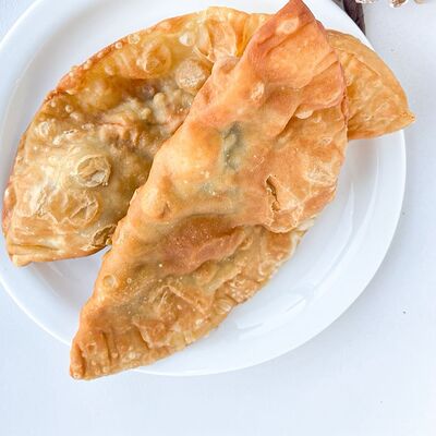 Чебурек с курицей 1 штука в Столовая Щи-Борщи по цене 138 ₽