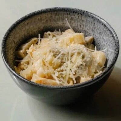 Сливочные макароны-машинки с сыром в SET по цене 440 ₽