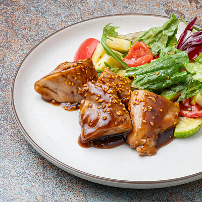 Куриное бедро с овощами и соусом терияки в Темп по цене 790 ₽