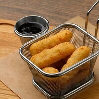 Жареный сыр с брусничным соусомв Bronze lion