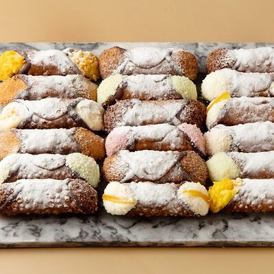 Набор пирожных Cannoli Bar в O'cannoli по цене 3390 ₽