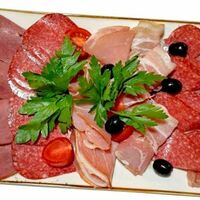 Мясное ассорти в Камелот