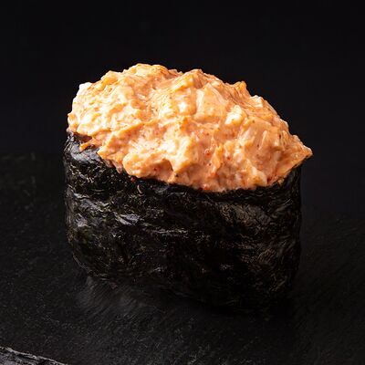 Гункан с крабом в Твой выбор по цене 175 ₽