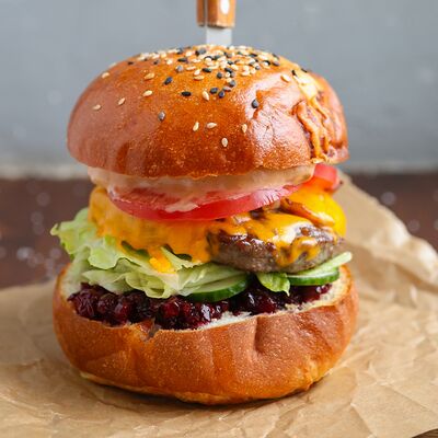 Бургер Дикий в Гастро-паб 1822 по цене 670 ₽