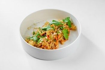 Китайский жаренный рис в Панда Маркет по цене 519 ₽