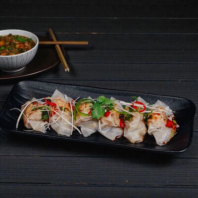 Дамплинг с креветками и курицей Д в Hungry Dragon по цене 590 ₽