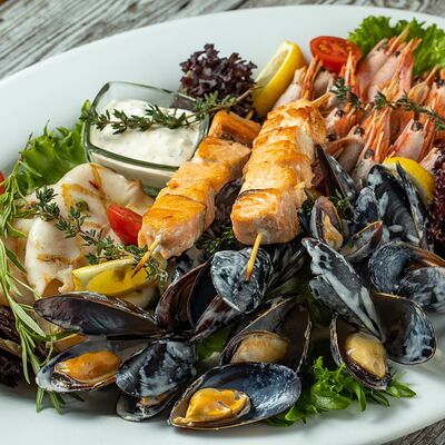 Горячий набор из морепродуктов в William Bass по цене 4800 ₽