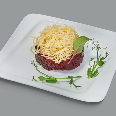 Салат Свекла с сыром в Лукоморье по цене 155 ₽