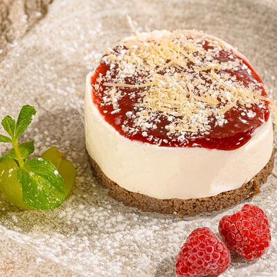 Чизкейк с малиной и пармезаном в Stories по цене 500 ₽