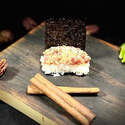 Гункан с тунцом в Satori по цене 210 ₽