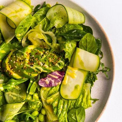 Большой зеленый салат в Алхимиус по цене 1080 ₽