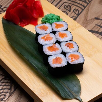 Ролл с лососем в Бань бао по цене 416 ₽