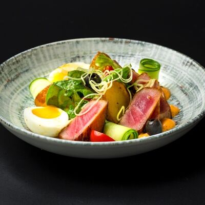 Салат нисуазв Устрицы & танцы по цене 952 ₽