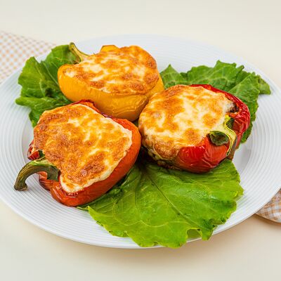 Перец, фаршированный курицей и грибамив Фермер Маркет по цене 810 ₽