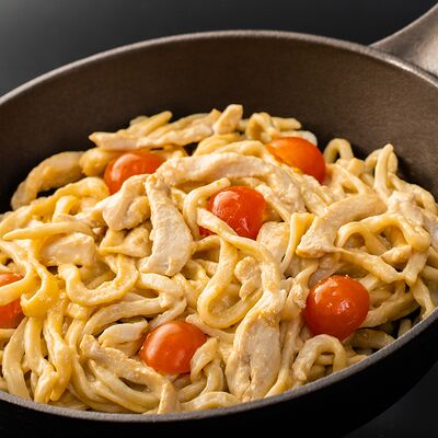 Вок-лапша Чикен чиз в Вкусно разно по цене 395 ₽