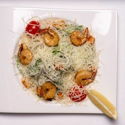 Цезарь с креветками в Мацони по цене 715 ₽