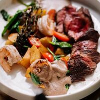 Сёрф & Тёрф в Мама Хуана