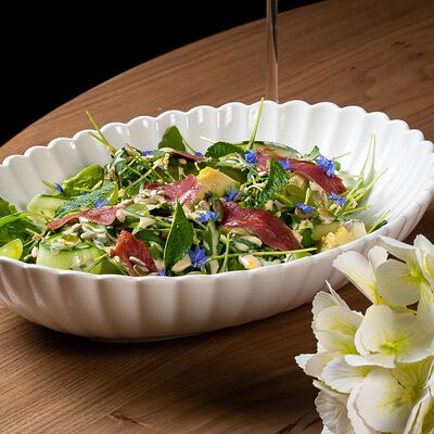 Салат с вяленой уткой, виноградом и семенами подсолнуха в Цыпочка по цене 750 ₽