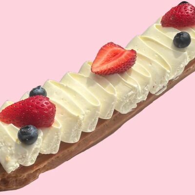 Эклер Ягодный в Manna Confectionery по цене 469 ₽