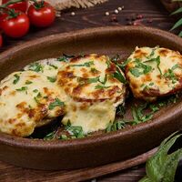 Запеченные баклажаны с томатами и сыром сулугуни в Daisi