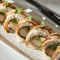 Ролл Унаги шримп в Качуко