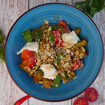 Салат с баклажанами и творожным сыром в Гастробар Крапива по цене 480 ₽