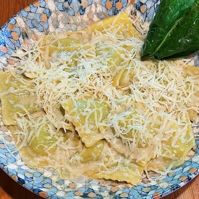 Равиоли со шпинатом и сливочным сыром в ЧереПицца по цене 680 ₽