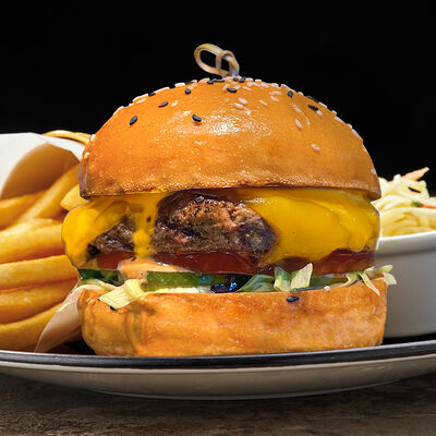 Биг Тести Блэк Ангус в Corner Grill по цене 870 ₽