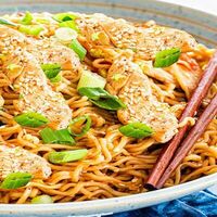 Азиатская лапша с курицей в ASIA FOOD-Вьетнамская Кухня