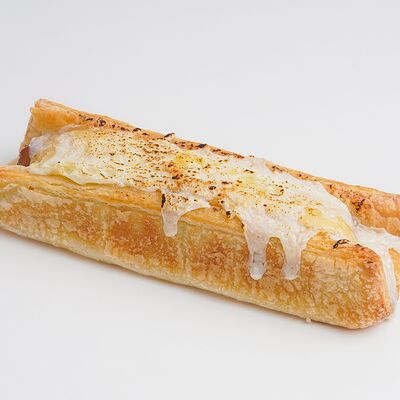 Сосиска в тесте с сыром в Марсианин по цене 280 ₽