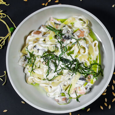 Паста Фетучини с семгой в Rast Pub по цене 690 ₽