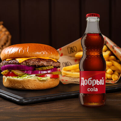 Fridays Чизбургер и Добрый кола 0,25 л в T.G.I. Friday's по цене 945 ₽