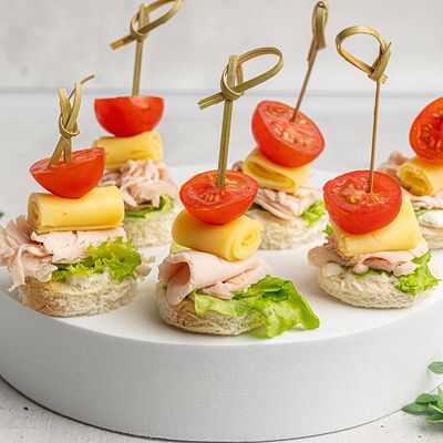 Канапе Цезарь в KanapeFest по цене 2944 ₽