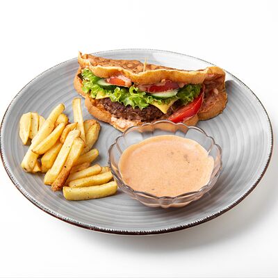 Вафбургер с говяжьей котлетой в Waffle City по цене 490 ₽