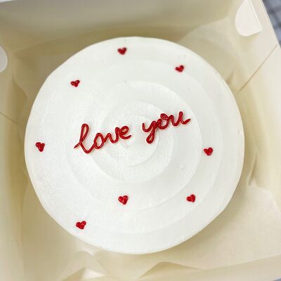 Бенто-торт Love в Кондитерский дом Медовый по цене 1845 ₽