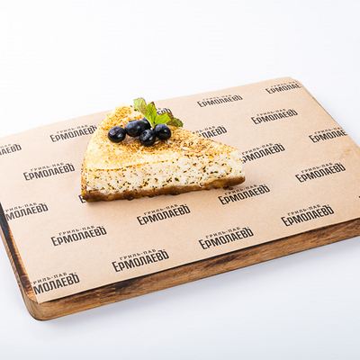 Фирменный чизкейк в Гриль-паб ЕрмолаевЪ по цене 450 ₽