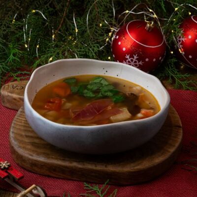 Суп Фабада с хамоном в La Vaca по цене 590 ₽