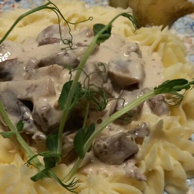 Бефстроганов в Ламаро по цене 740 ₽