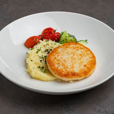 Котлета из ладожского судака с картофельным пюре в МОСТ бистро по цене 890 ₽