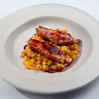 Утиная грудка, нут, курага в Luwo по цене 1420 ₽