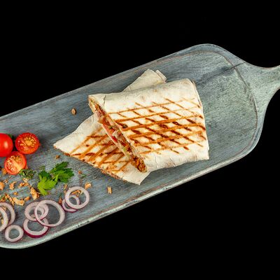 Шавермас жареным луком в Sweetok shawerma по цене 448 ₽