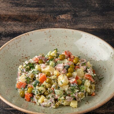 Салат Оливье в Плов Хауз по цене 1105 ₽